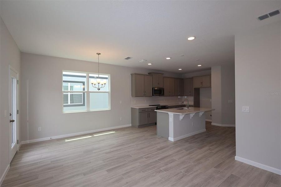 Spacious, unfurnished interior of a new home in Center Lake on the Park, St. Cloud (Image 14).