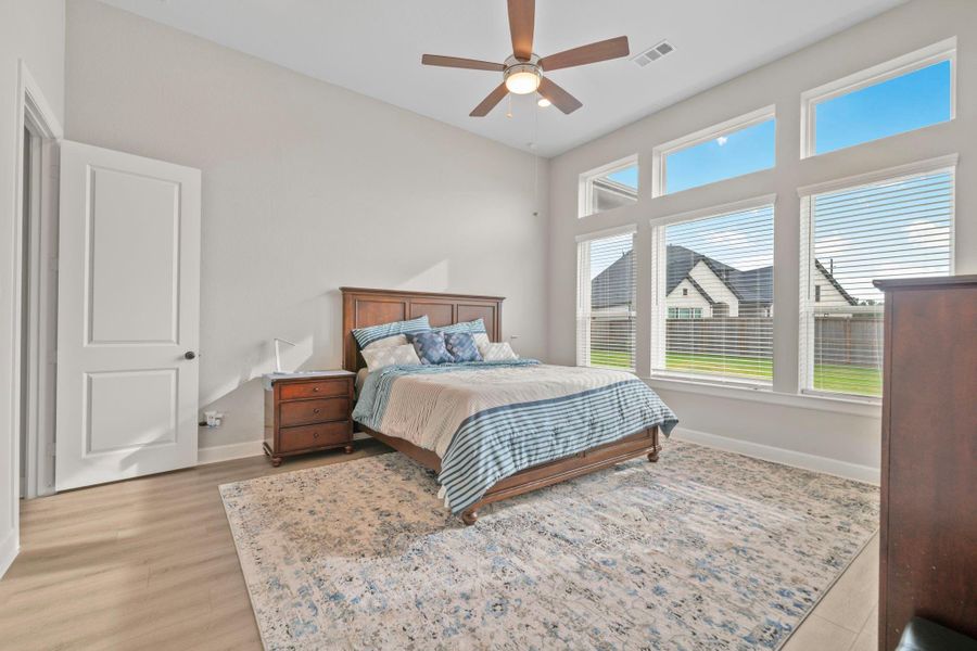 Furnished interior view inside a new home in , Missouri City (Image 18). Furnished interior view inside a new home in , Missouri City (Image 18).