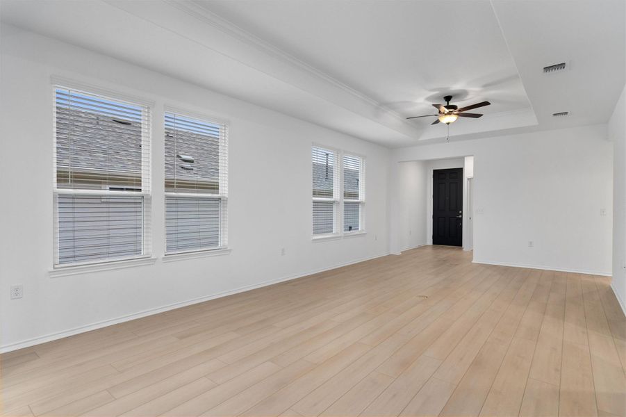 Spacious, unfurnished interior of a new home in Sun City Texas, Georgetown (Image 27).