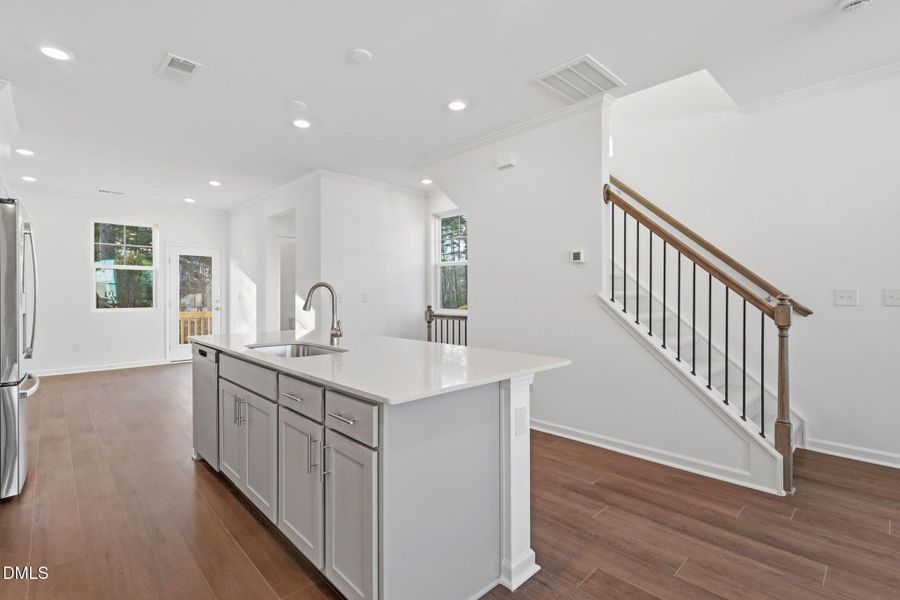 SUN_ElmGrove_Pic_Wyatt_QMI_31_Kitchen_2o