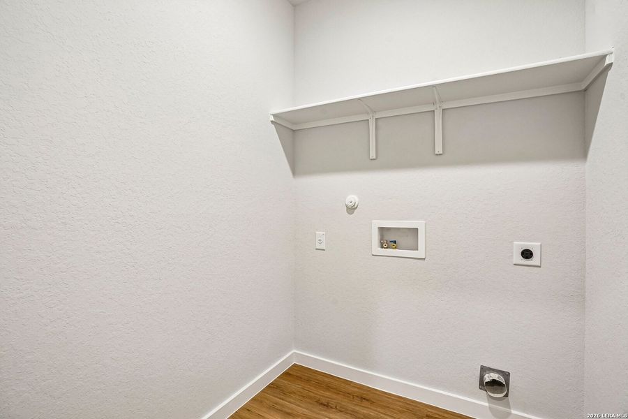 Spacious, unfurnished interior of a new home in Highland Ridge, San Antonio (Image 35). Spacious, unfurnished interior of a new home in Highland Ridge, San Antonio (Image 35).