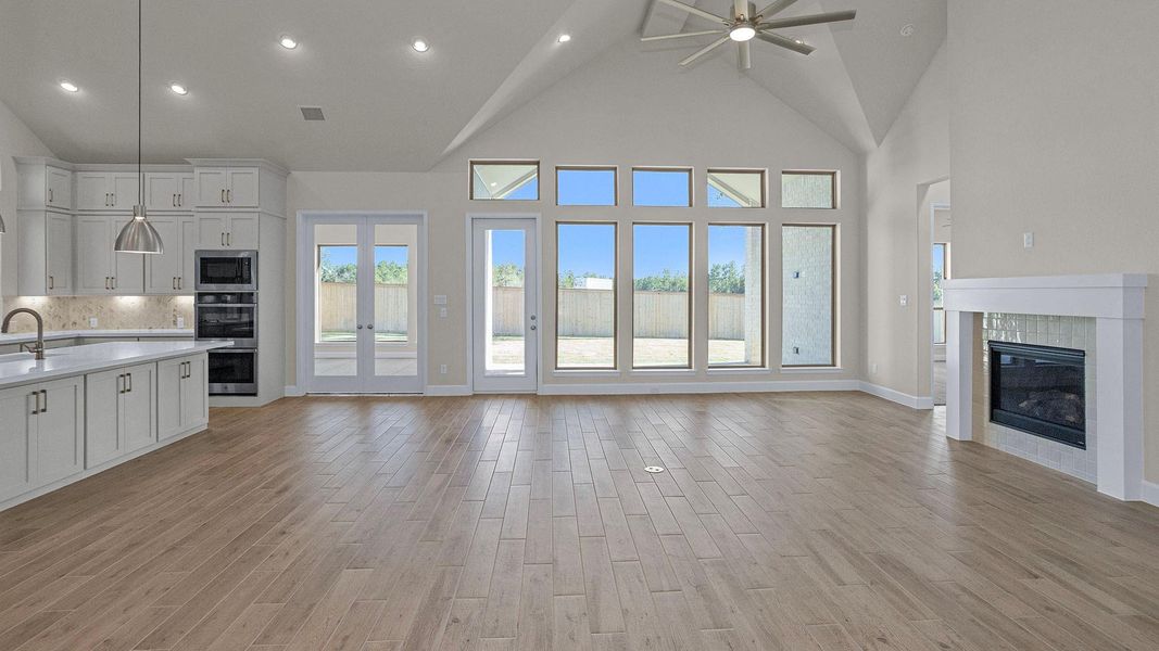 Spacious, unfurnished interior of a new home in Kresston 65', Magnolia (Image 12).