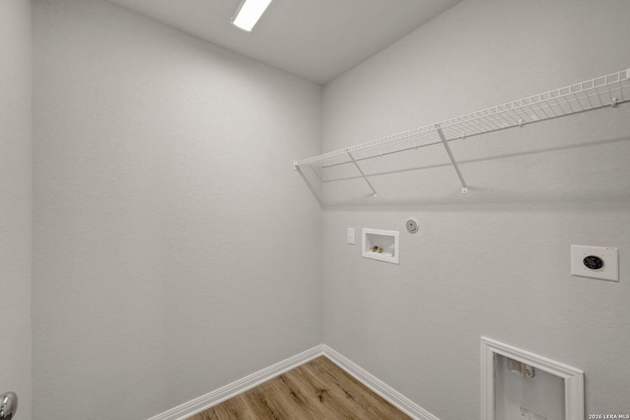 Spacious, unfurnished interior of a new home in Verano Farms, San Antonio (Image 22).