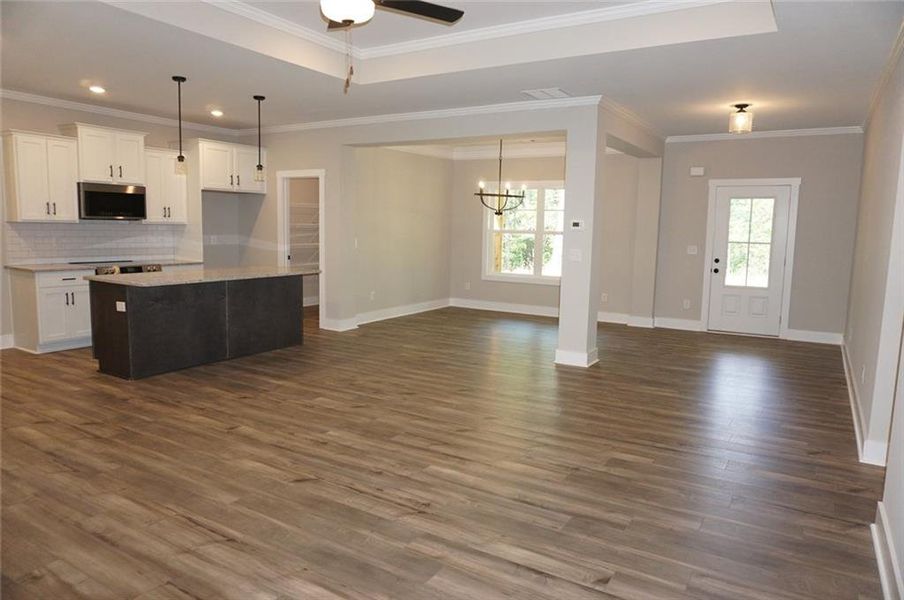 Spacious, unfurnished interior of a new home in , Dallas (Image 10).