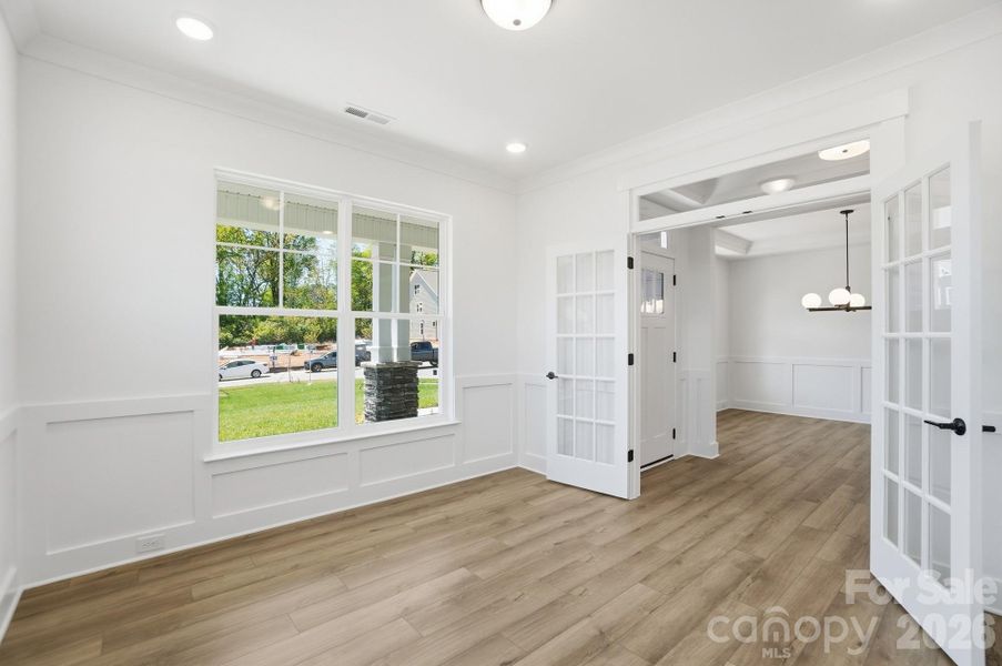 Spacious, unfurnished interior of a new home in Robinson Oaks, Gastonia (Image 39).