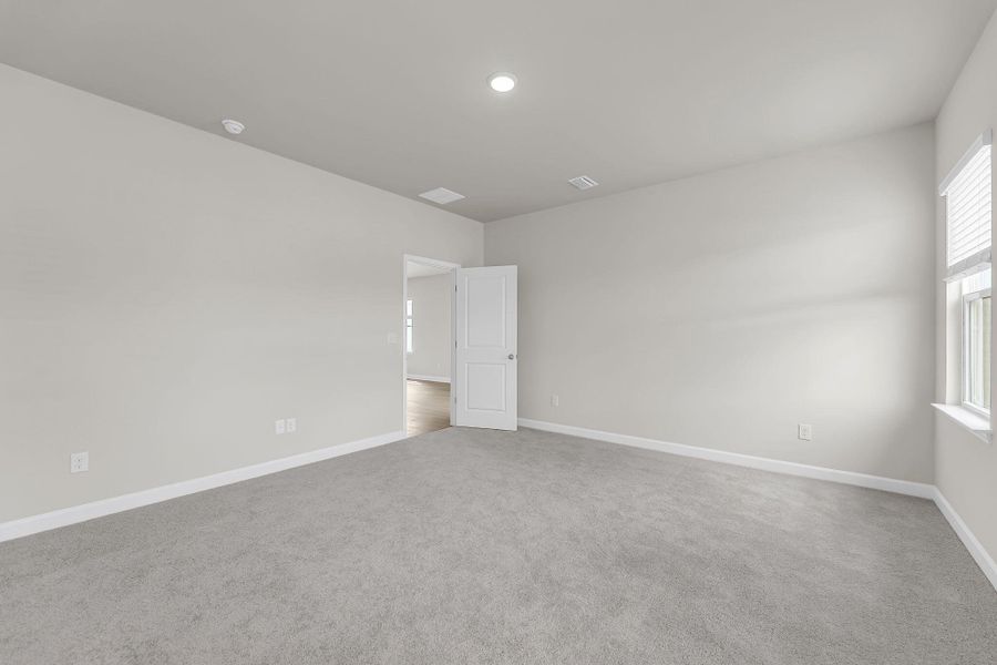 Spacious, unfurnished interior of a new home in , Ravenel (Image 30).