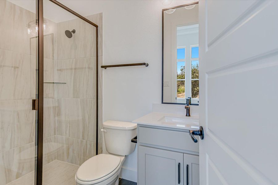 2nd Bedroom En Suite Bathroom