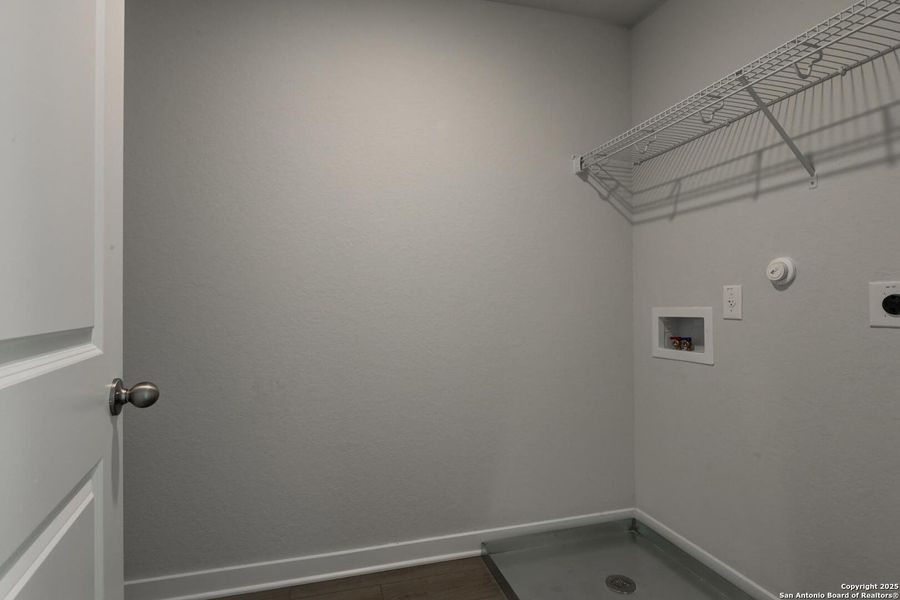 Spacious, unfurnished interior of a new home in The Preserve at the Wilder, Adkins (Image 31).