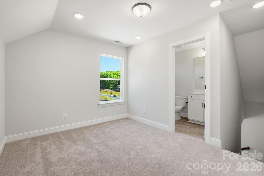 3rd floor Bedroom