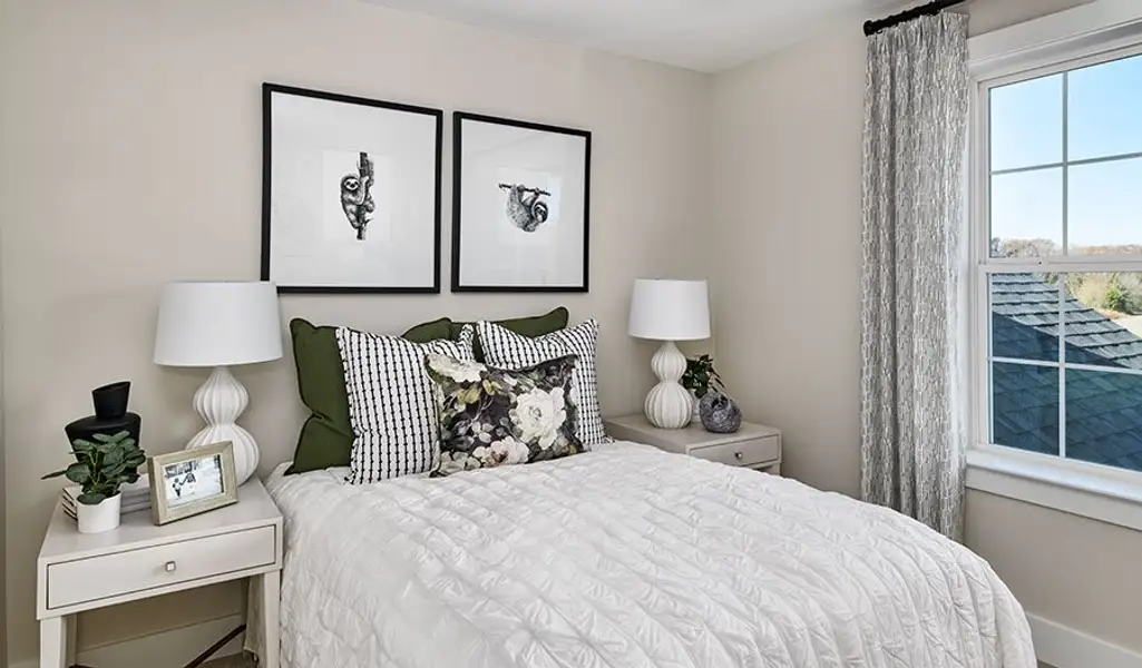 Hopewell-E724-SouthHaven bedroom