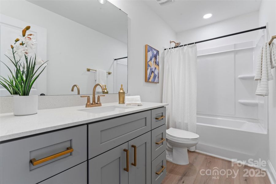 Furnished interior view inside a new home in , Harrisburg (Image 16).