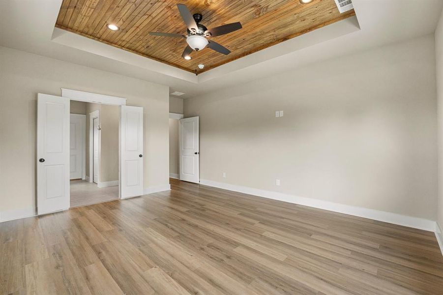 Spacious, unfurnished interior of a new home in , Greenville (Image 21).
