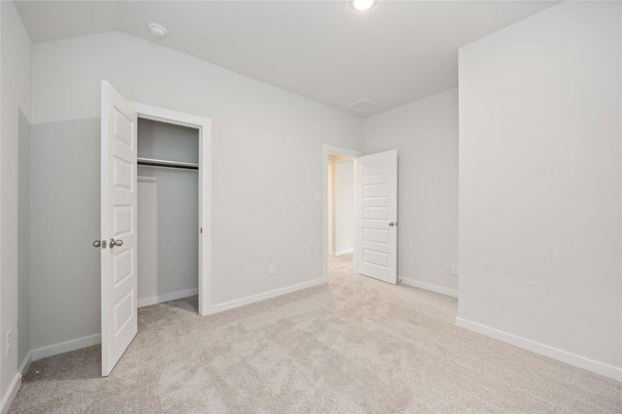 Spacious, unfurnished interior of a new home in Granger Pines, Conroe (Image 21). Spacious, unfurnished interior of a new home in Granger Pines, Conroe (Image 21).