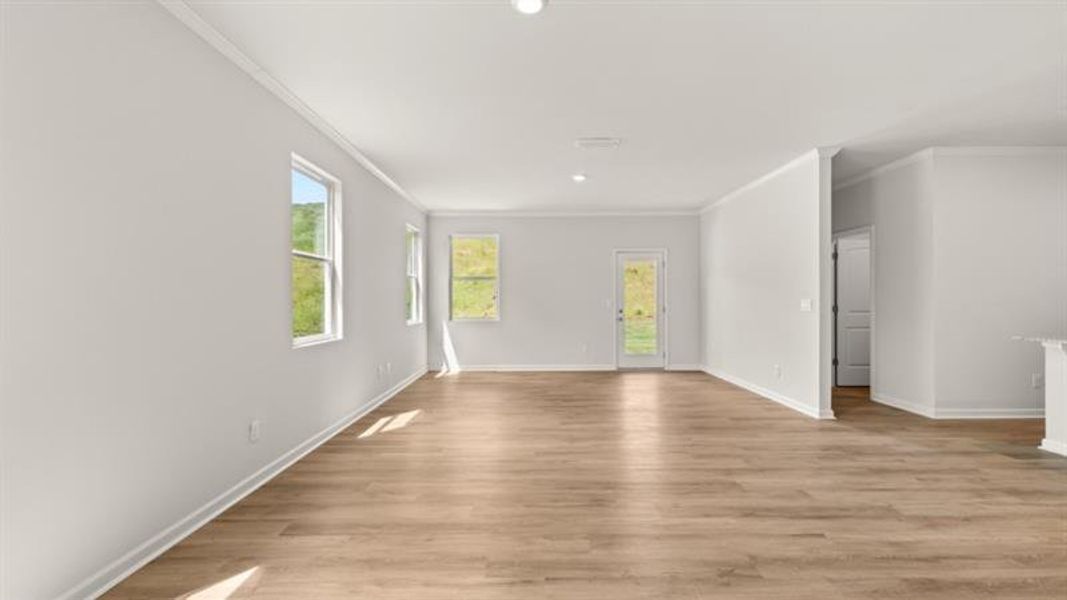 Spacious, unfurnished interior of a new home in Sheffield Highlands, Dallas (Image 28).