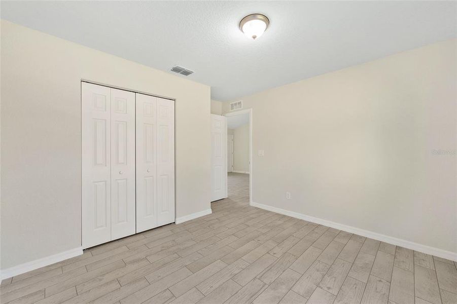 Spacious, unfurnished interior of a new home in , Ocala (Image 23).