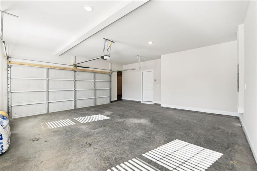 Spacious, unfurnished interior of a new home in River Pointe, Monroe (Image 43).