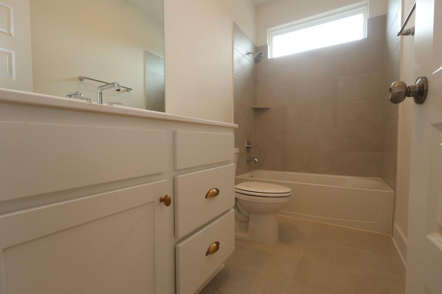 Furnished interior view inside a new home in Clopton Farms, Montgomery (Image 4). Furnished interior view inside a new home in Clopton Farms, Montgomery (Image 4).