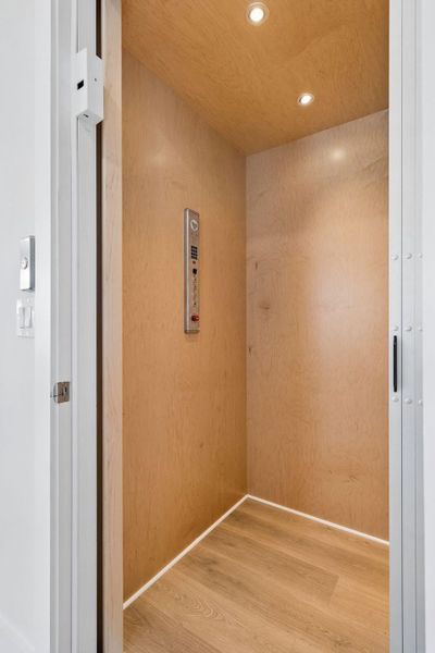 Spacious, unfurnished interior of a new home in Liberty Hill Farm, Mount Pleasant (Image 50).