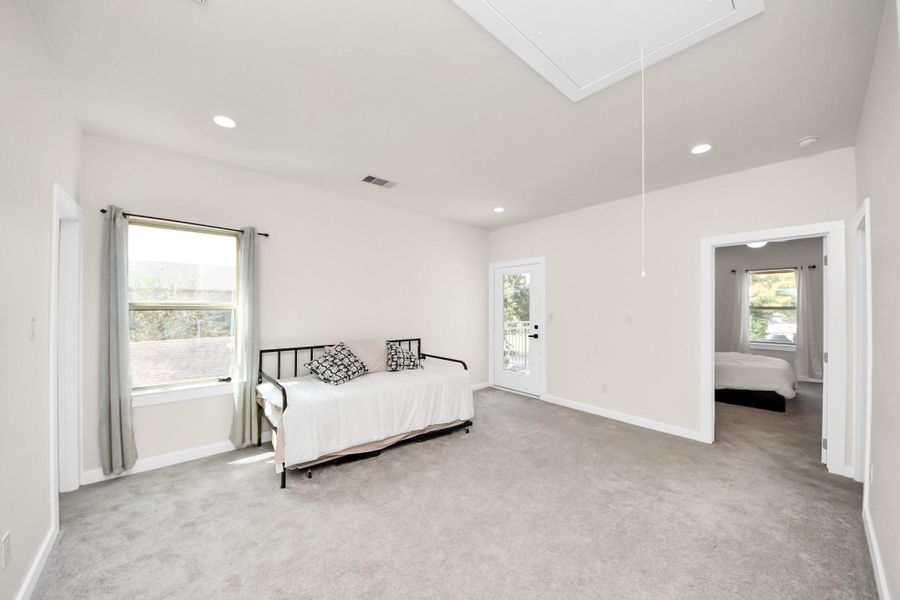 Image 33 of a home in .