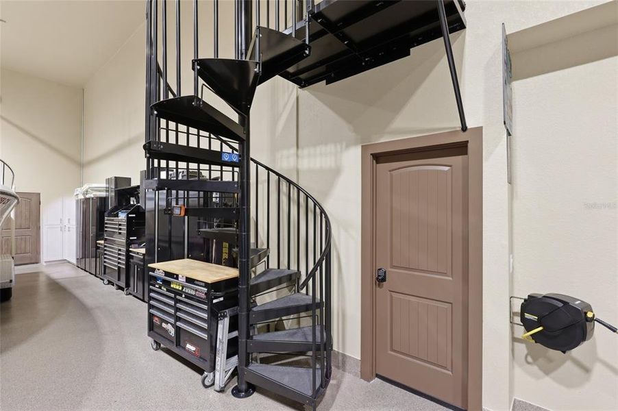 Furnished interior view inside a new home in , Cape Coral (Image 15).