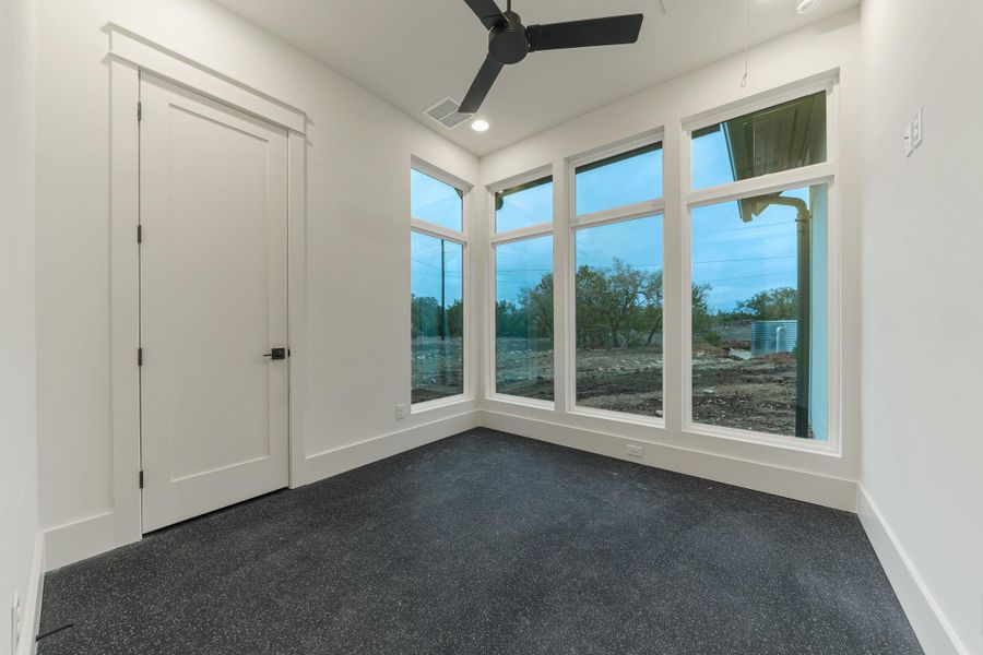 Spacious, unfurnished interior of a new home in , Johnson City (Image 18).