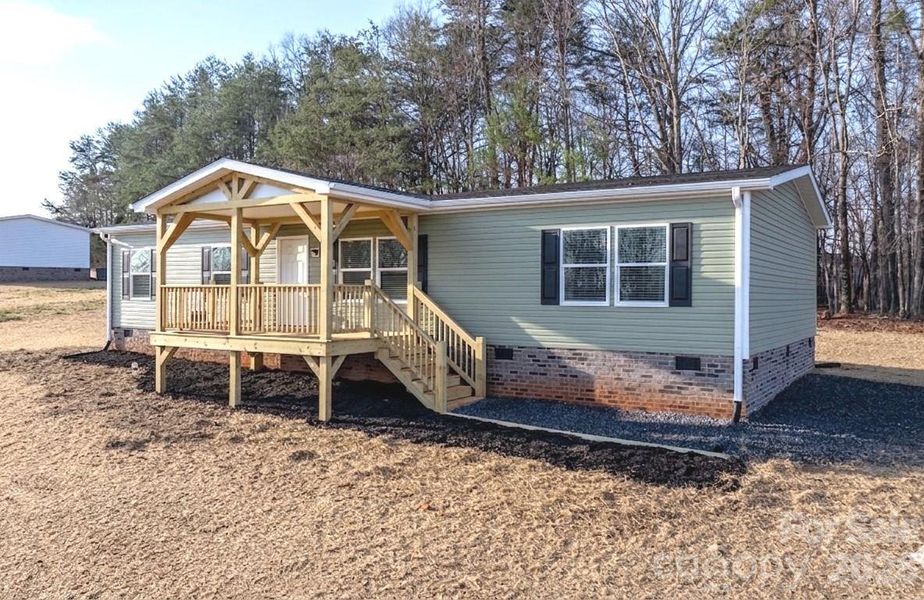 Exterior details and patio area of a home in , Connelly Springs (Image 20).
