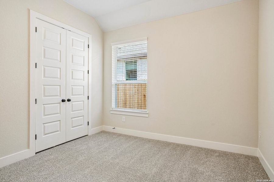Spacious, unfurnished interior of a new home in Village at Three Oaks, Seguin (Image 18).