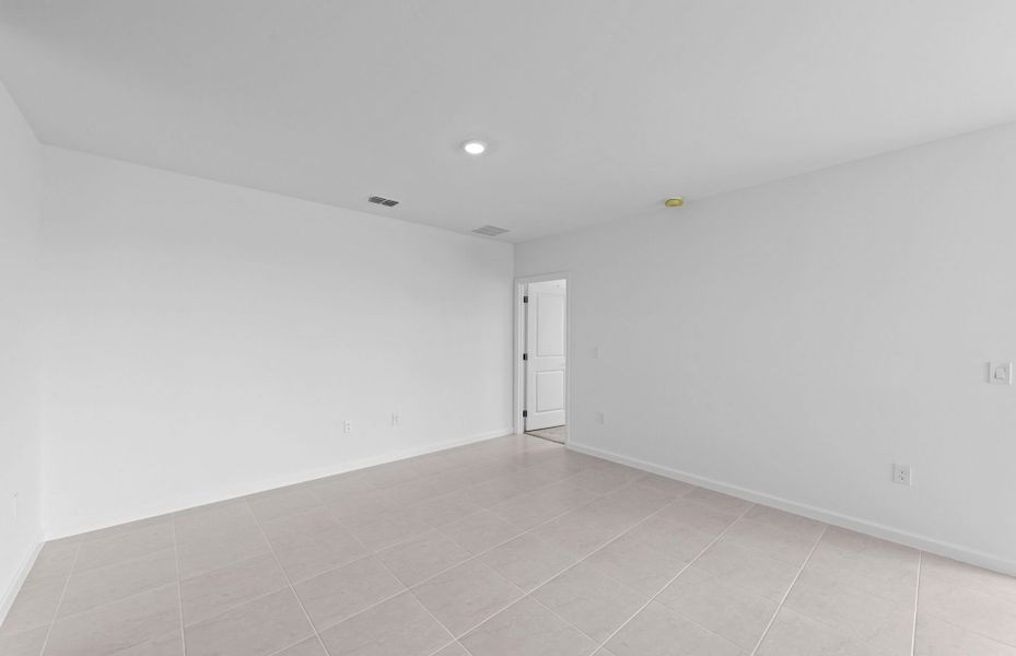 Spacious, unfurnished interior of a new home in Caloosa Cove, Labelle (Image 17). Spacious, unfurnished interior of a new home in Caloosa Cove, Labelle (Image 17).