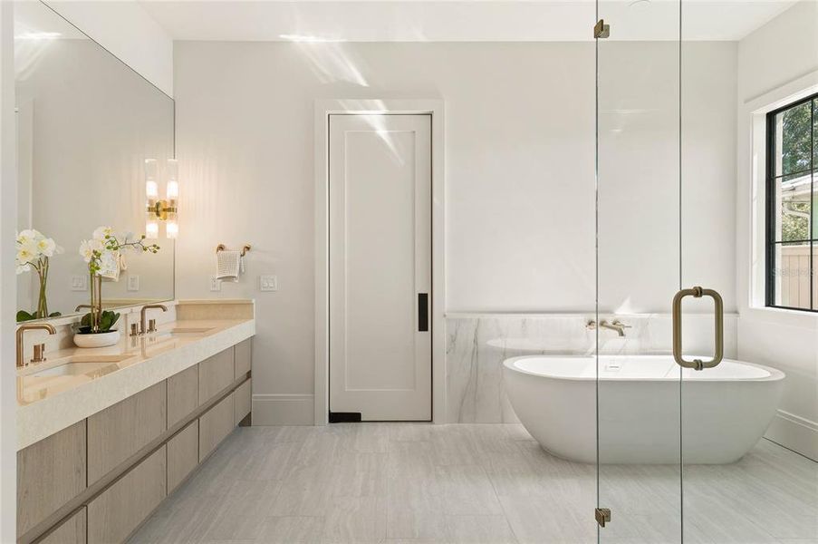 Furnished interior view inside a new home in , Orlando (Image 31).