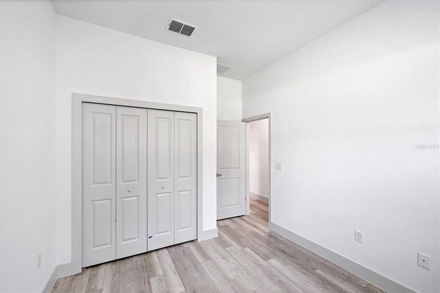 Spacious, unfurnished interior of a new home in , Port Charlotte (Image 18).