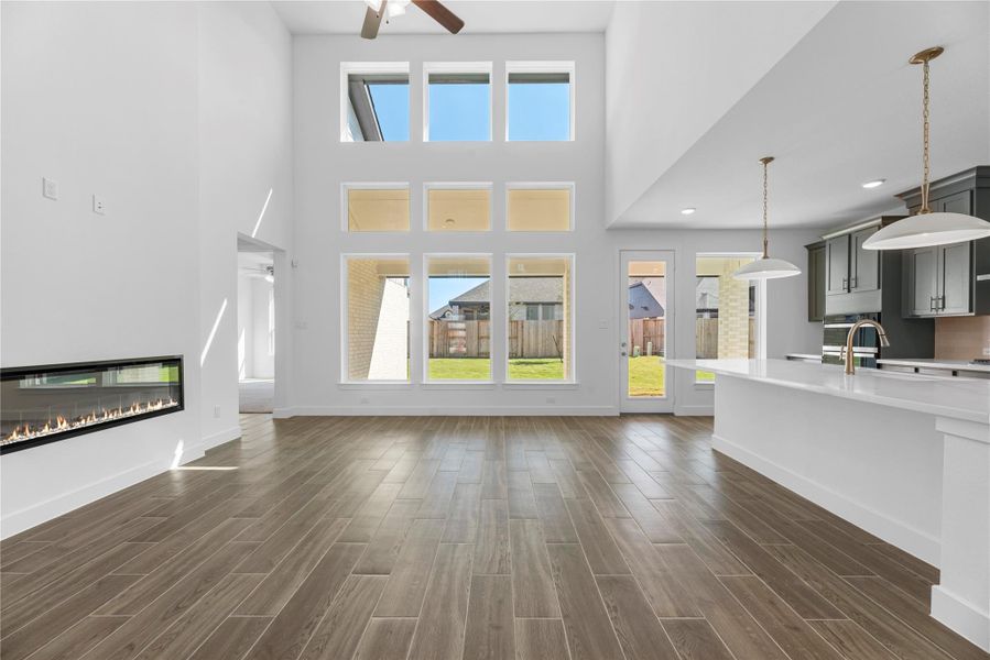 Representative image. Features, specifications, selections and colors may vary. Representative image. Features, specifications, selections and colors may vary.