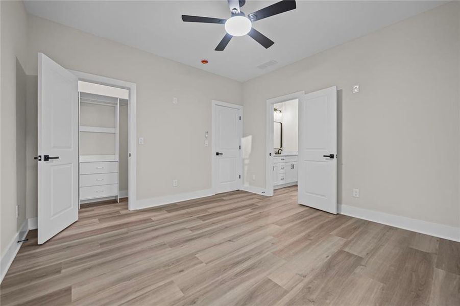 Spacious, unfurnished interior of a new home in , Lawrenceville (Image 36).