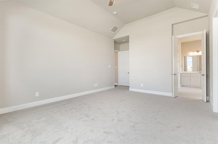 Spacious, unfurnished interior of a new home in Ten Mile Creek Estates, DeSoto (Image 29).