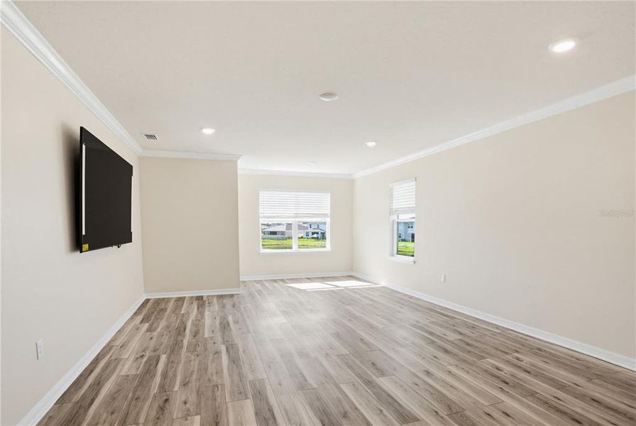 Spacious, unfurnished interior of a new home in Coddington, Bradenton (Image 26).
