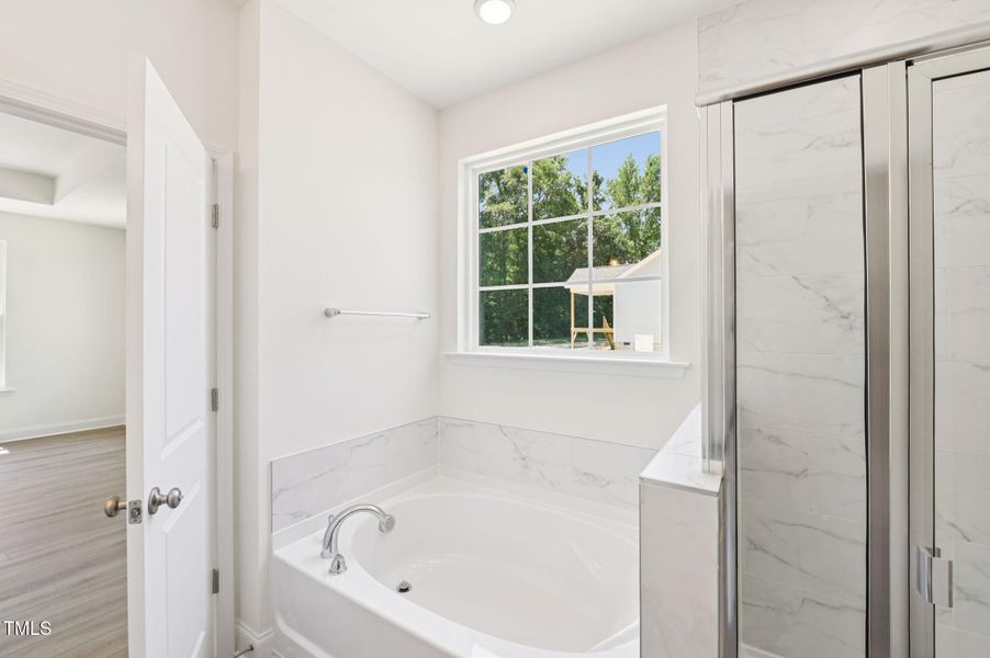 29-web-or-mls-236 Alden Way-029