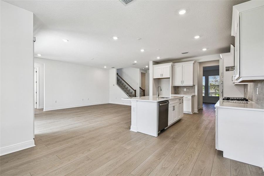 Spacious, unfurnished interior of a new home in Hawkstone, Sarasota (Image 48).