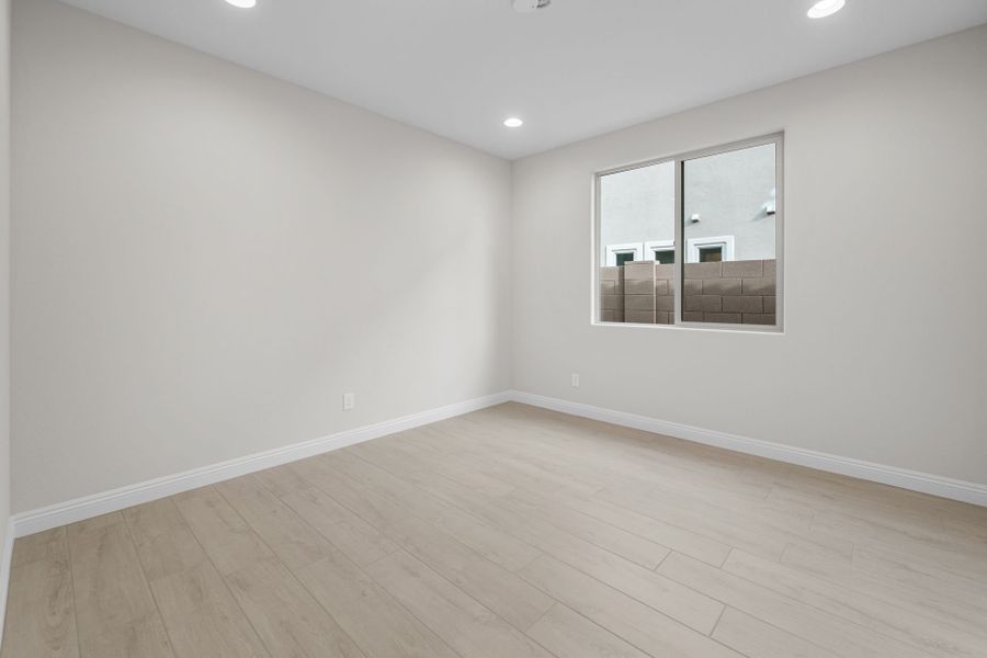 Spacious, unfurnished interior of a new home in Foothills at Northpointe, Peoria (Image 25).