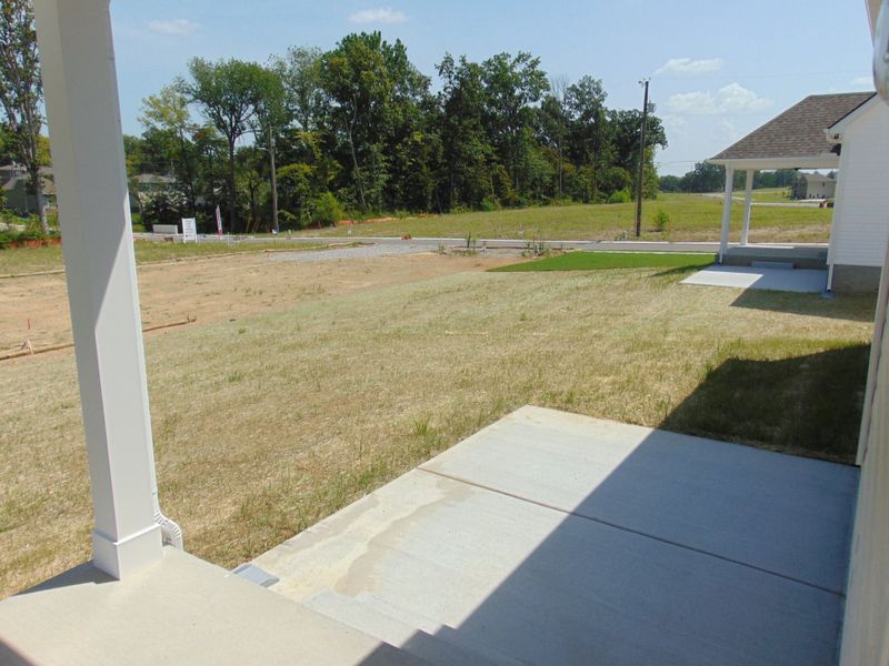 Exterior details and patio area of a home in Finch Branch, La Vergne (Image 3).