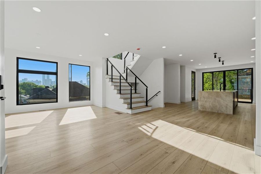 Spacious, unfurnished interior of a new home in , Atlanta (Image 28).
