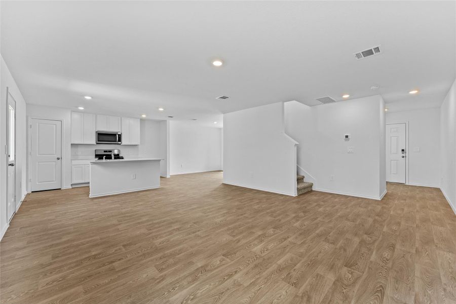Spacious, unfurnished interior of a new home in Prairie Lakes, Buda (Image 20).