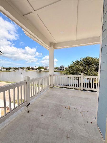 Exterior details and patio area of a home in , Galveston (Image 15).