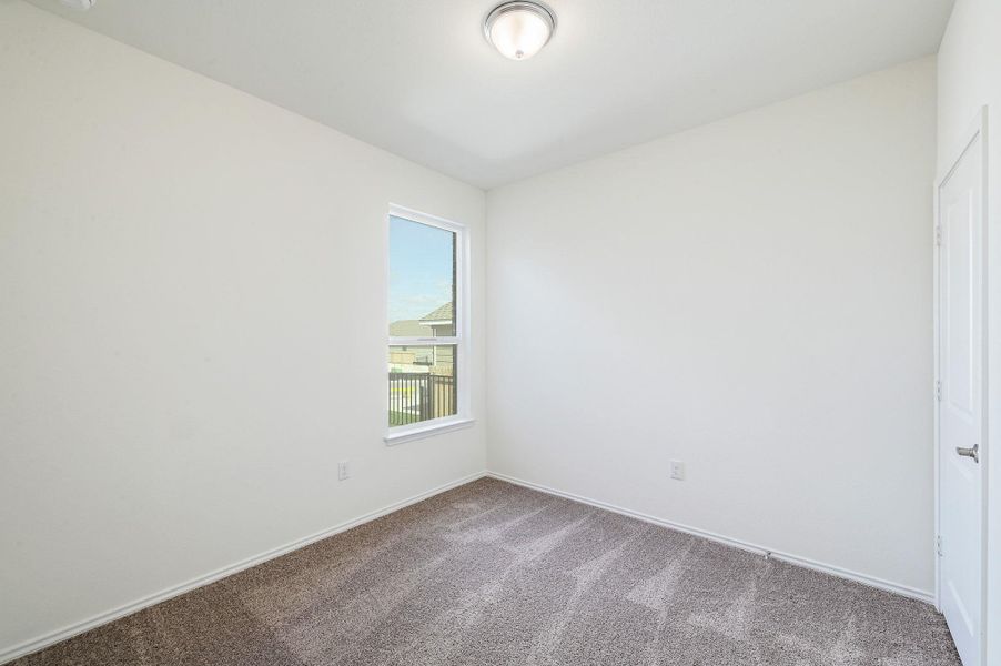 Spacious, unfurnished interior of a new home in Creekside at Estancia, Austin (Image 19).