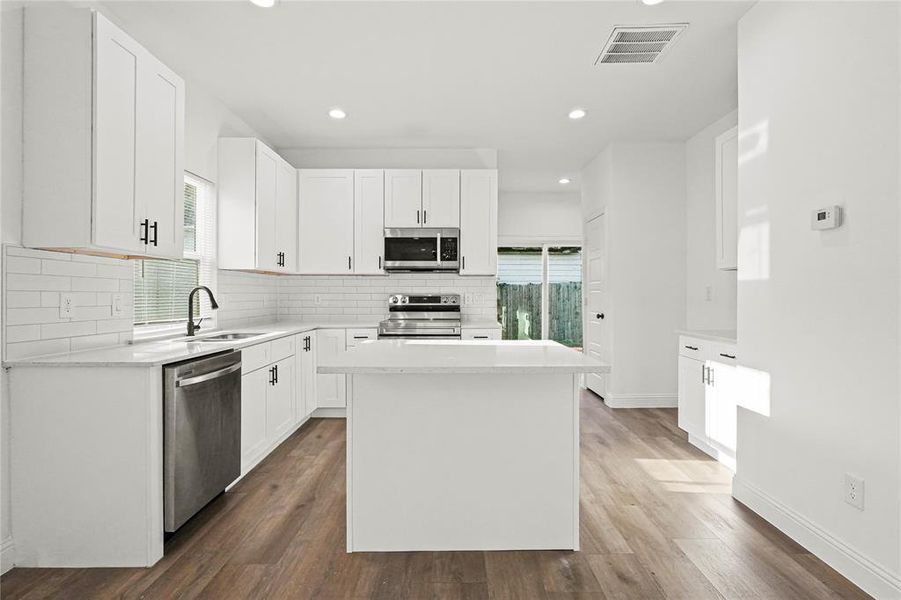 Furnished interior view inside a new home in , Dallas (Image 4).