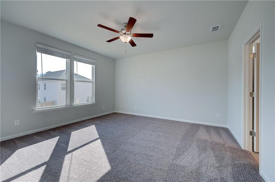 Spacious, unfurnished interior of a new home in Enclave at Evergreen, Fairburn (Image 23).