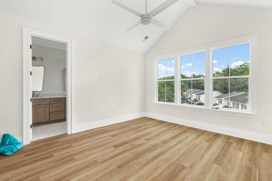 Spacious, unfurnished interior of a new home in , Mount Pleasant (Image 26).