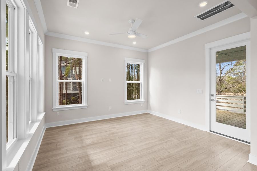 Spacious, unfurnished interior of a new home in Harbor Oaks Marina, Myrtle Beach (Image 17).
