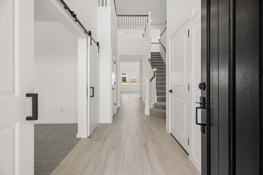 Welcoming foyer (*Photo not of actual home and used for illustration purposes only.) Welcoming foyer (*Photo not of actual home and used for illustration purposes only.)