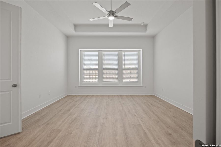 Spacious, unfurnished interior of a new home in Village at Three Oaks, Seguin (Image 17).