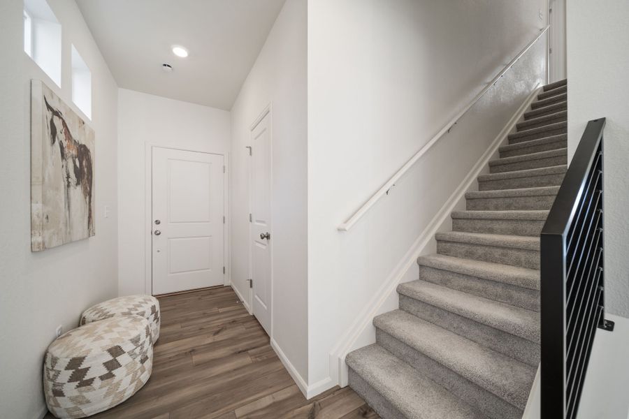 Spacious, unfurnished interior of a new home in Green Valley Ranch, Aurora (Image 22).