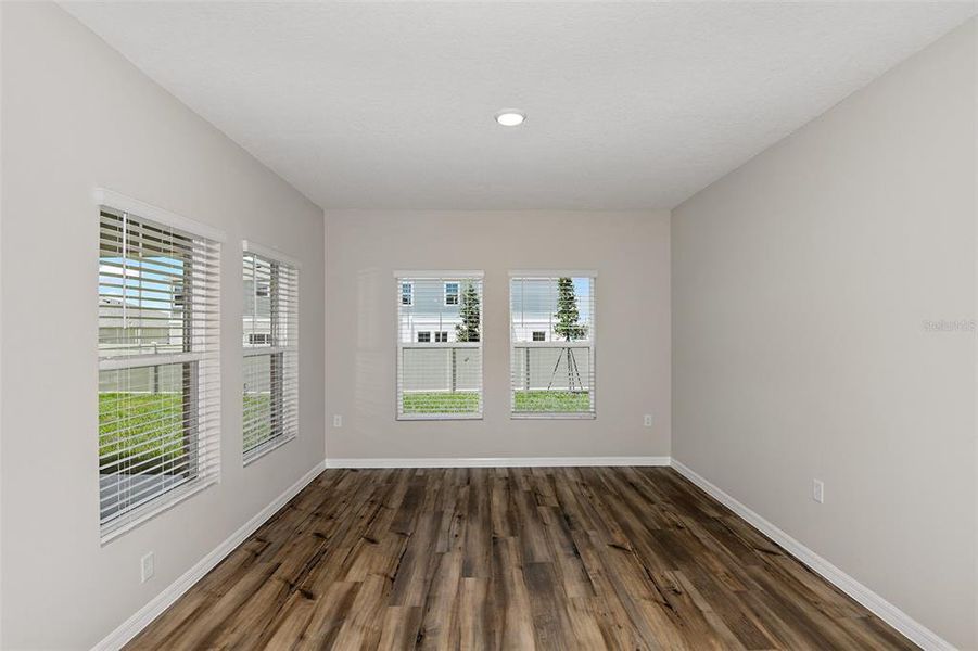 Spacious, unfurnished interior of a new home in Pasadena Landing, Wesley Chapel (Image 20).